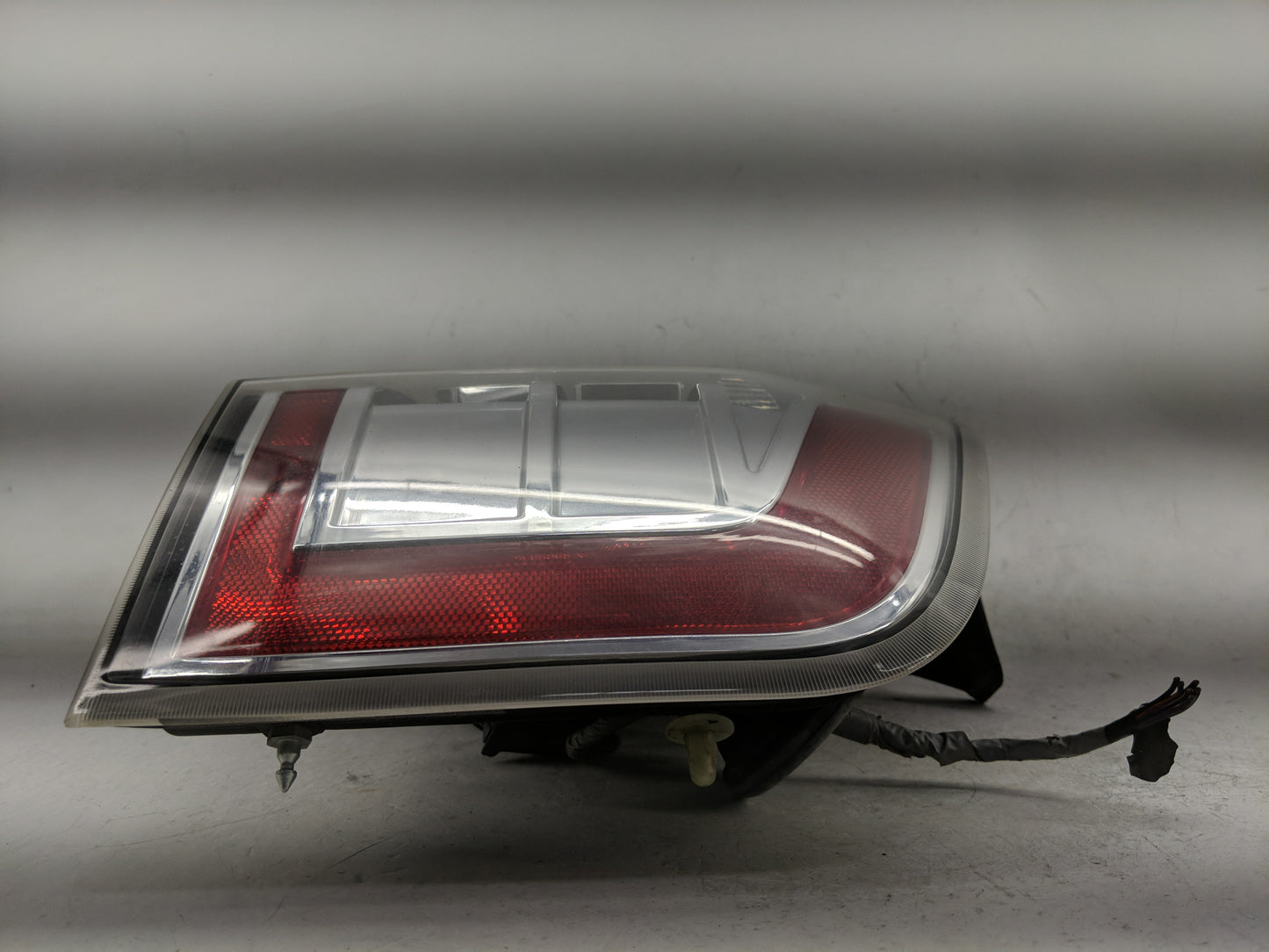2007-2010 Ford Edge Tail Light Assembly Passenger Right OEM P/N:9T4J 13B504 A Fits Fits 2007 2008 2009 2010 OEM Used Auto Pa