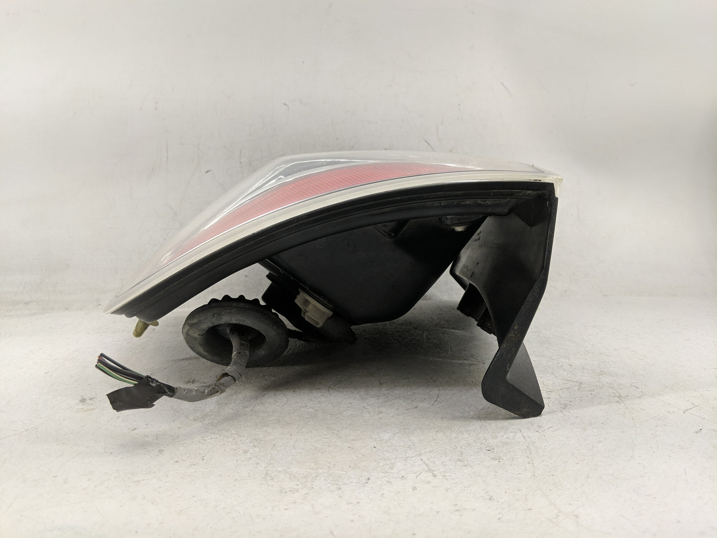 2007-2010 Ford Edge Tail Light Assembly Passenger Right OEM P/N:9T4J 13B504 A Fits Fits 2007 2008 2009 2010 OEM Used Auto Pa