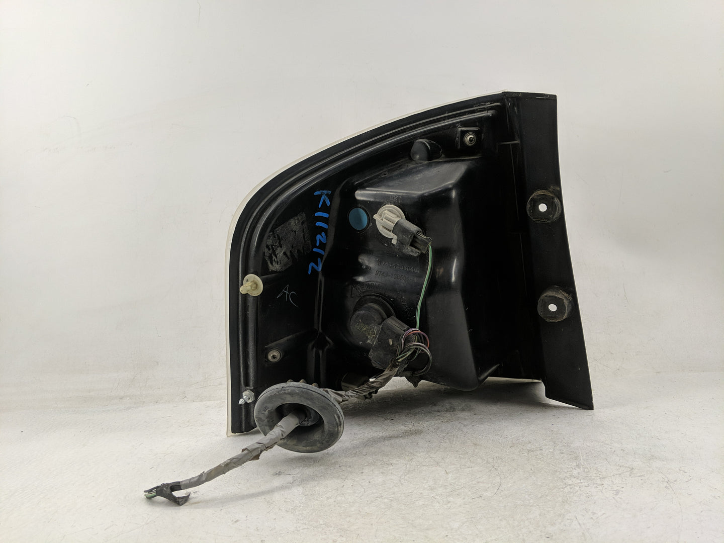 2007-2010 Ford Edge Tail Light Assembly Passenger Right OEM P/N:9T4J 13B504 A Fits Fits 2007 2008 2009 2010 OEM Used Auto Pa