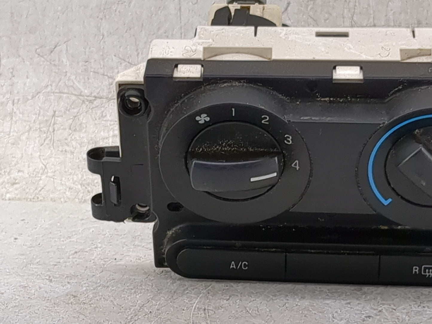 2007-2010 Ford Edge Climate Control Module Temperature AC/Heater Replacement P/N:8T43-19980-AA MX237000-2530 Fits OEM Used A