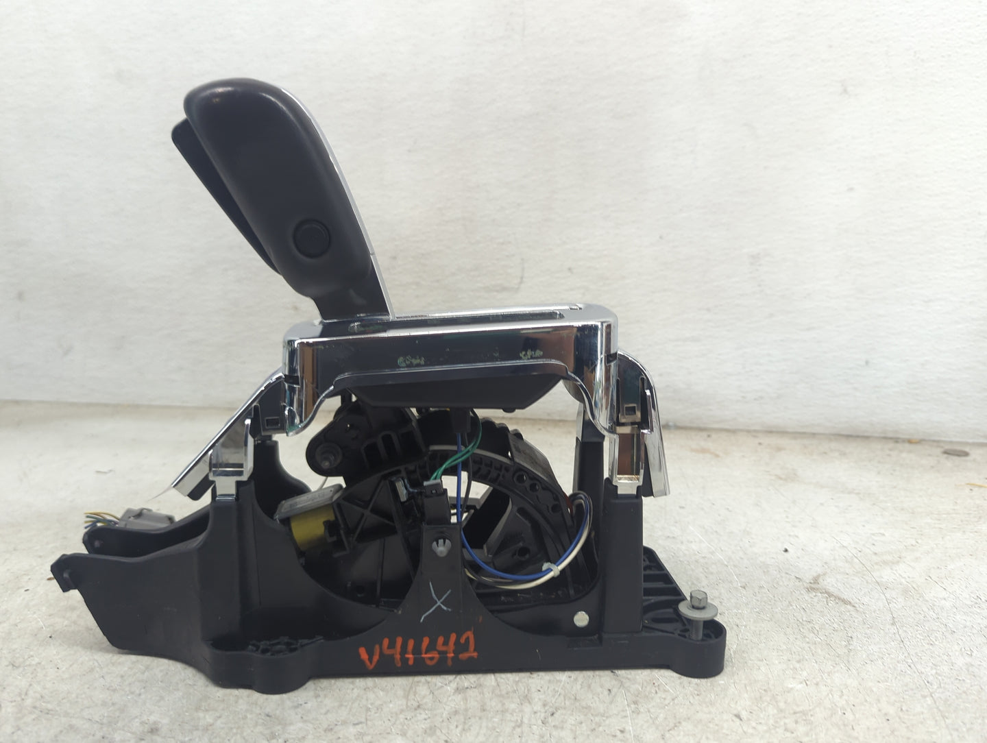 2008 Ford Edge Floor Console Assembly Shifter Black - Oemusedautoparts1.com