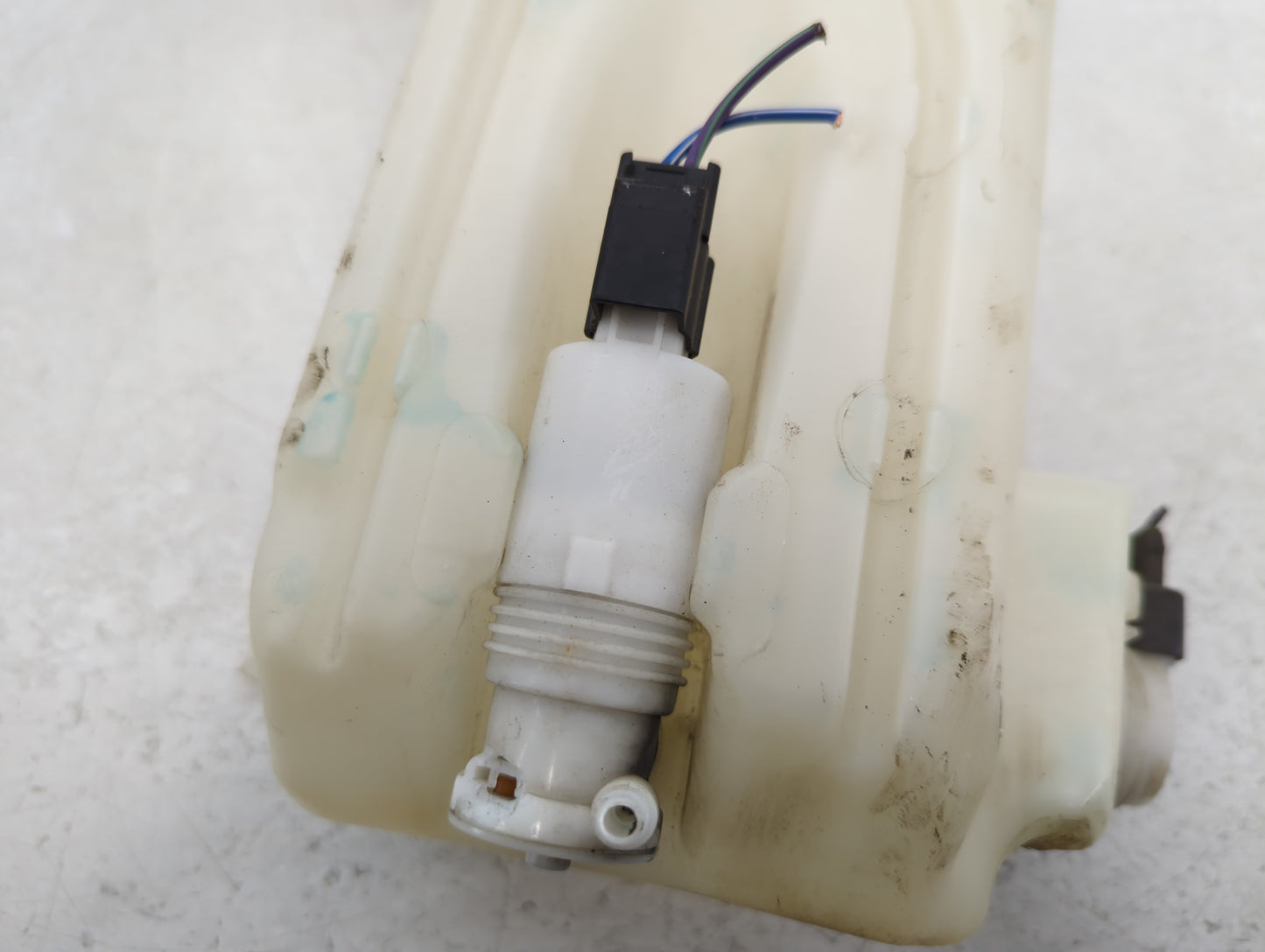 2007-2014 Ford Edge Windshield Washer Fluid Reservoir Bottle Oem - Oemusedautoparts1.com