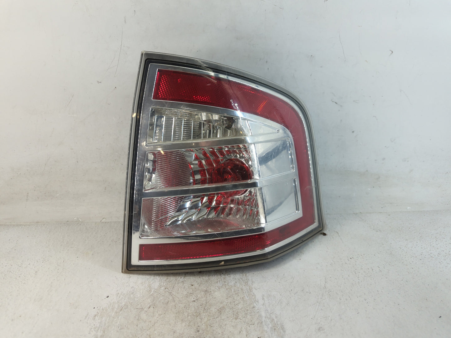 2007-2010 Ford Edge Tail Light Assembly Passenger Right OEM P/N:9T4J-13B504-A Fits Fits 2007 2008 2009 2010 OEM Used Auto Pa