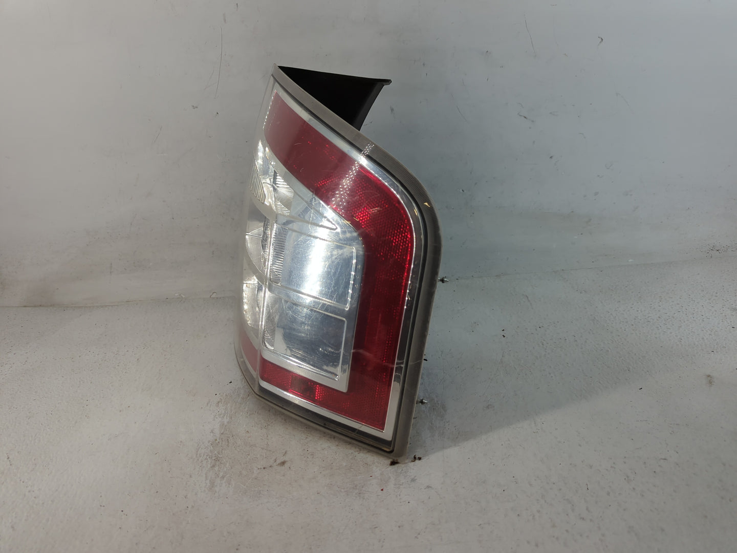 2007-2010 Ford Edge Tail Light Assembly Passenger Right OEM P/N:9T4J-13B504-A Fits Fits 2007 2008 2009 2010 OEM Used Auto Pa