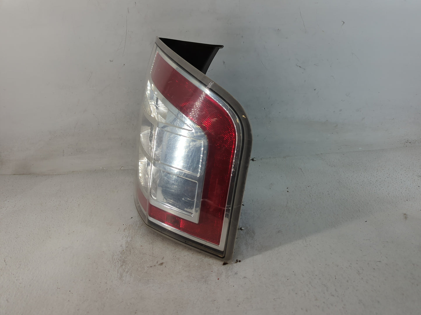 2007-2010 Ford Edge Tail Light Assembly Passenger Right OEM P/N:9T4J-13B504-A Fits Fits 2007 2008 2009 2010 OEM Used Auto Pa