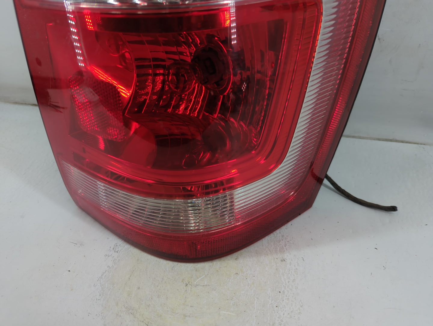 2008-2012 Ford Escape Tail Light Assembly Driver Left OEM P/N:8L84-13B504 A Fits Fits 2008 2009 2010 2011 2012 OEM Used Auto