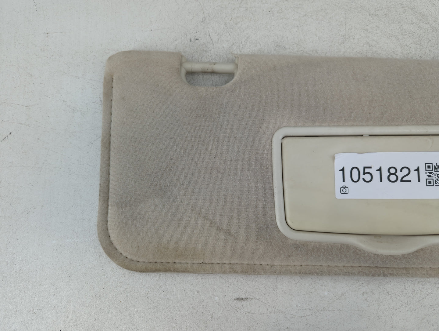 2008-2009 Ford Escape Sun Visor Shade Replacement Passenger Right Mirror Fits Fits 2008 2009 OEM Used Auto Parts - Oemusedau