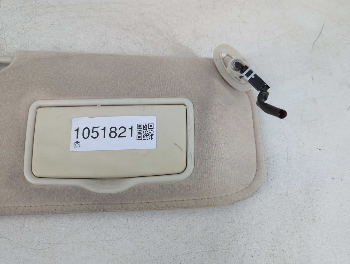 2008-2009 Ford Escape Sun Visor Shade Replacement Passenger Right Mirror Fits Fits 2008 2009 OEM Used Auto Parts - Oemusedau