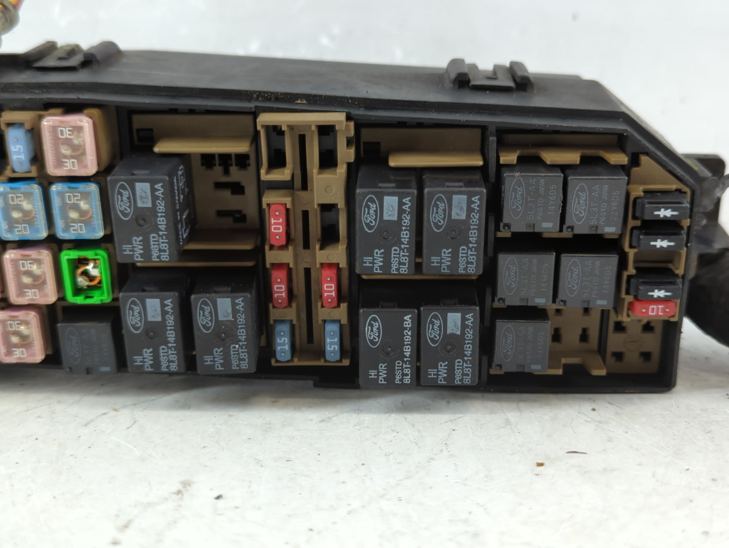 2008 Ford Escape Fusebox Fuse Box Panel Relay Module P/N:8L8T-14A003-AE Fits OEM Used Auto Parts - Oemusedautoparts1.com