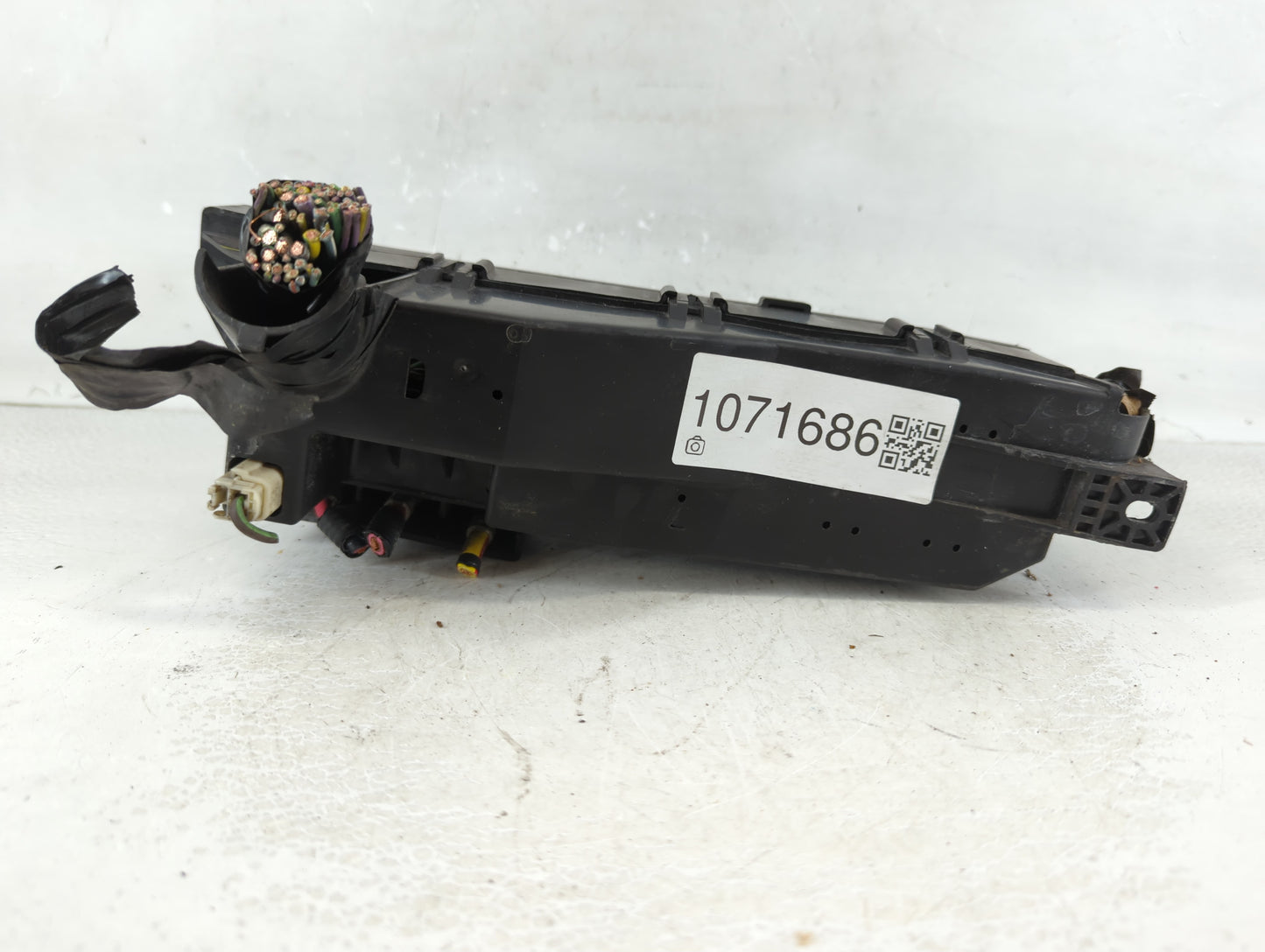 2008 Ford Escape Fusebox Fuse Box Panel Relay Module P/N:8L8T-14A003-AE Fits OEM Used Auto Parts - Oemusedautoparts1.com