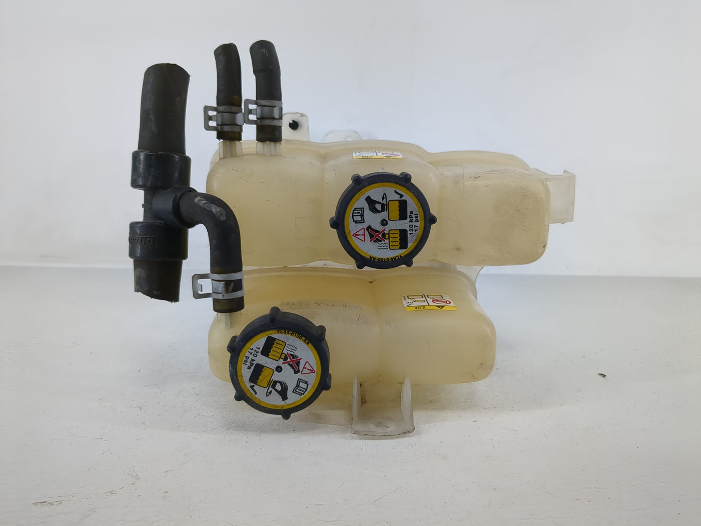Ford Escape Windshield Washer Fluid Reservoir Bottle Oem - Oemusedautoparts1.com