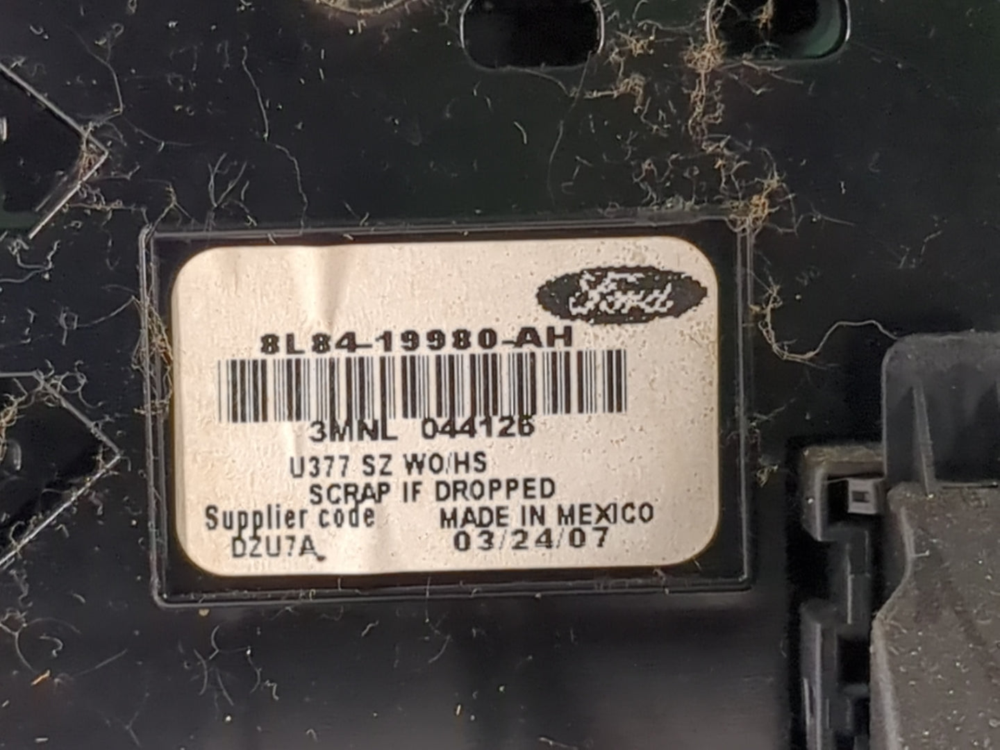 2008-2008 Ford Escape Radio Control Panel - Oemusedautoparts1.com