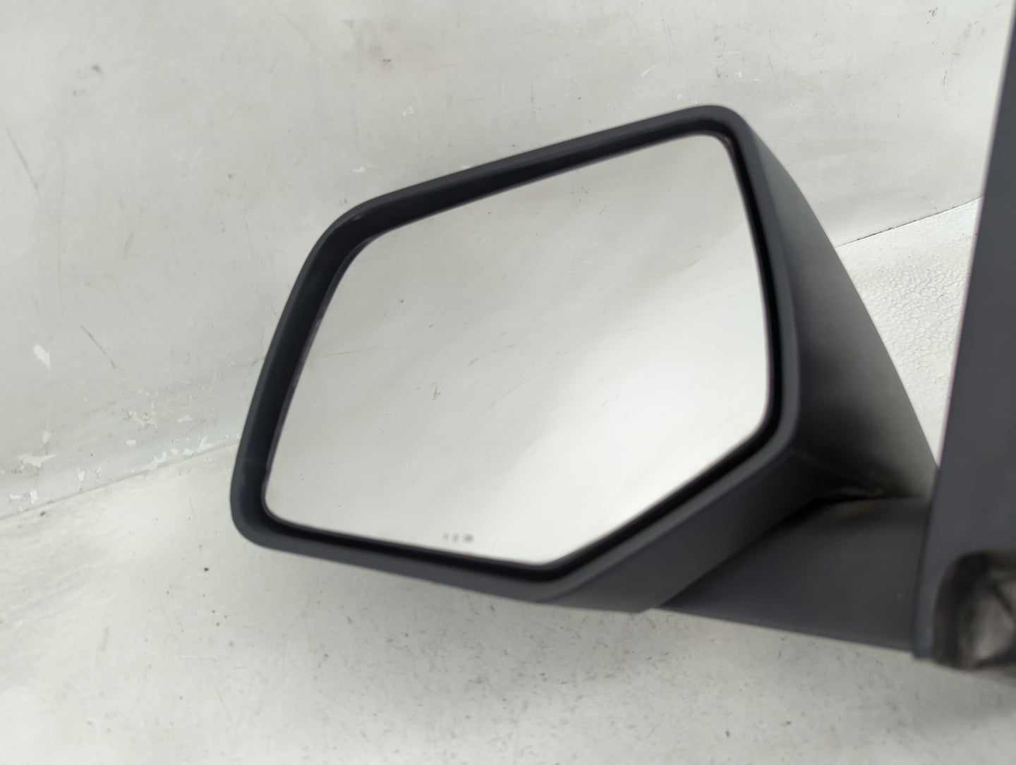 2008-2009 Ford Escape Driver Side View Mirror - Left Door Mirror OEM Used - Oemusedautoparts1.com