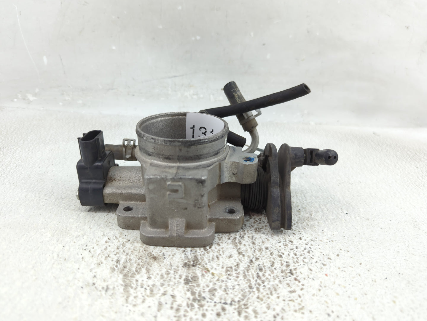 2005-2008 Ford Escape Throttle Body P/N:5L8E-AF Fits Fits 2005 2006 2007 2008 OEM Used Auto Parts - Oemusedautoparts1.com