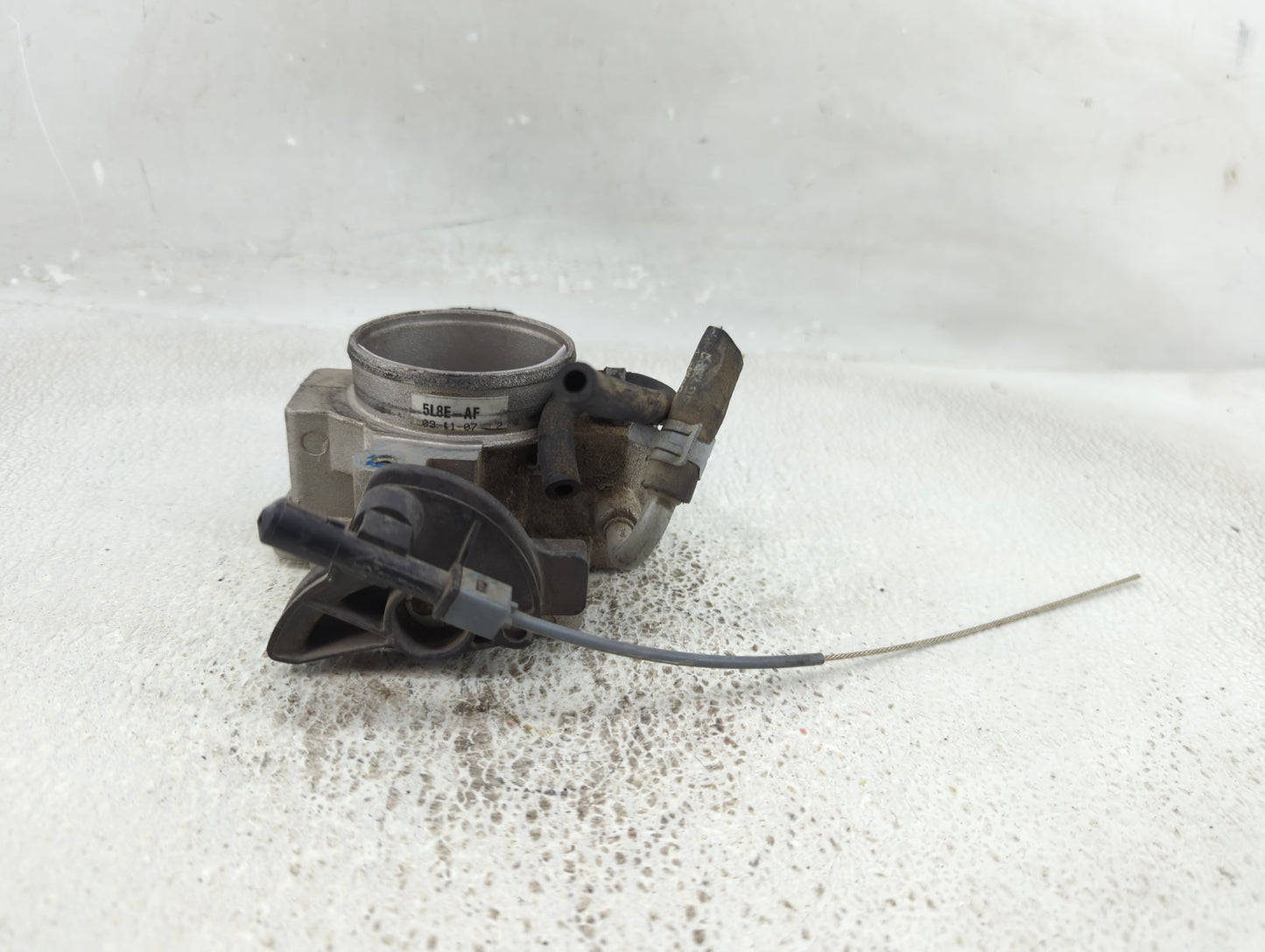 2005-2008 Ford Escape Throttle Body P/N:5L8E-AF Fits Fits 2005 2006 2007 2008 OEM Used Auto Parts - Oemusedautoparts1.com