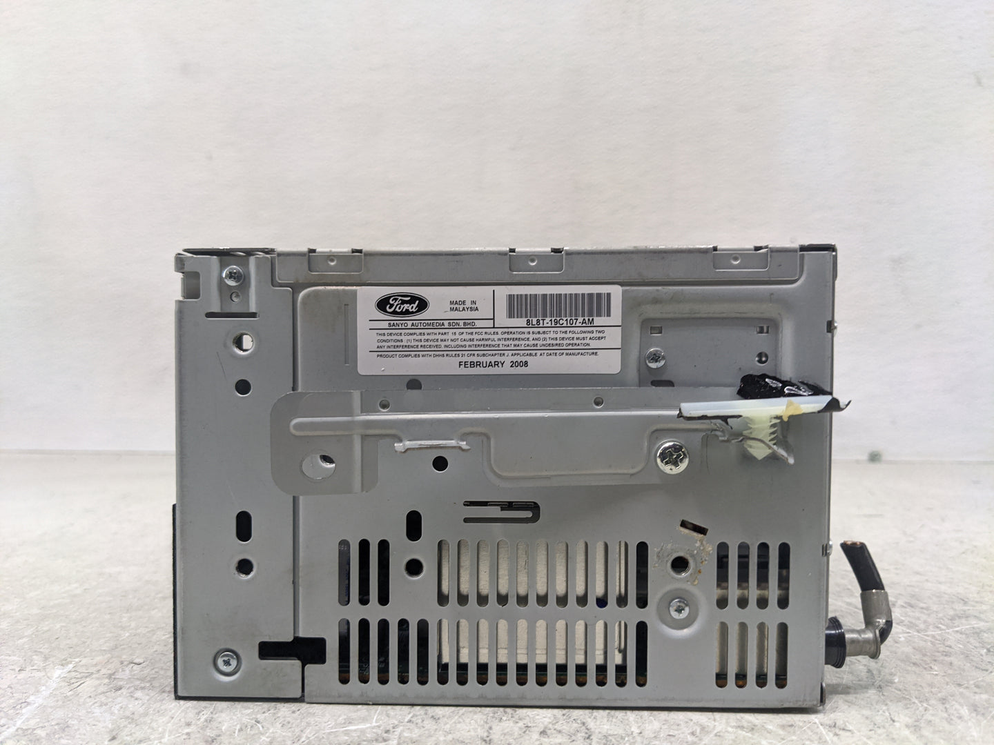 2008 Ford Escape Radio AM FM Cd Player Receiver Replacement P/N:8L8T-19C107-AM Fits OEM Used Auto Parts - Oemusedautoparts1.