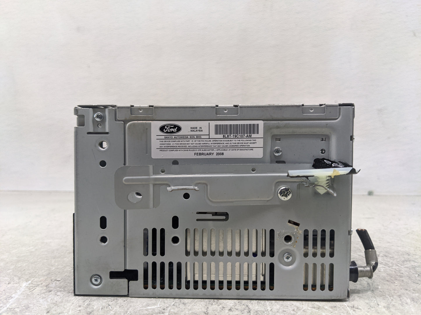 2008 Ford Escape Radio AM FM Cd Player Receiver Replacement P/N:8L8T-19C107-AM Fits OEM Used Auto Parts - Oemusedautoparts1.