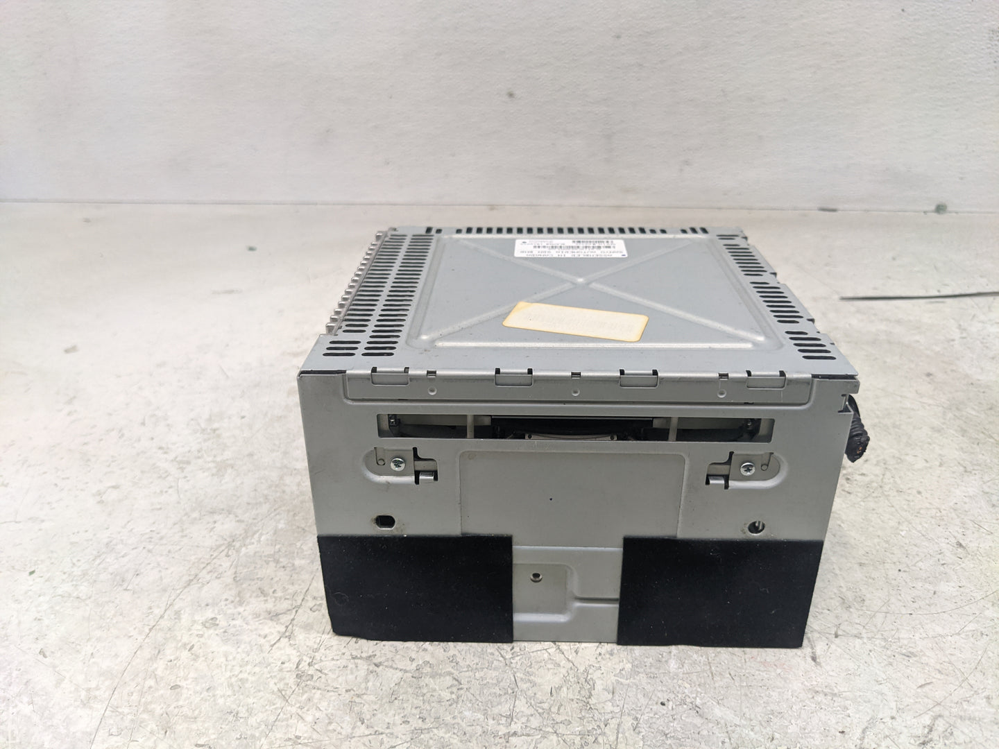 2008 Ford Escape Radio AM FM Cd Player Receiver Replacement P/N:8L8T18C869 Fits OEM Used Auto Parts - Oemusedautoparts1.com