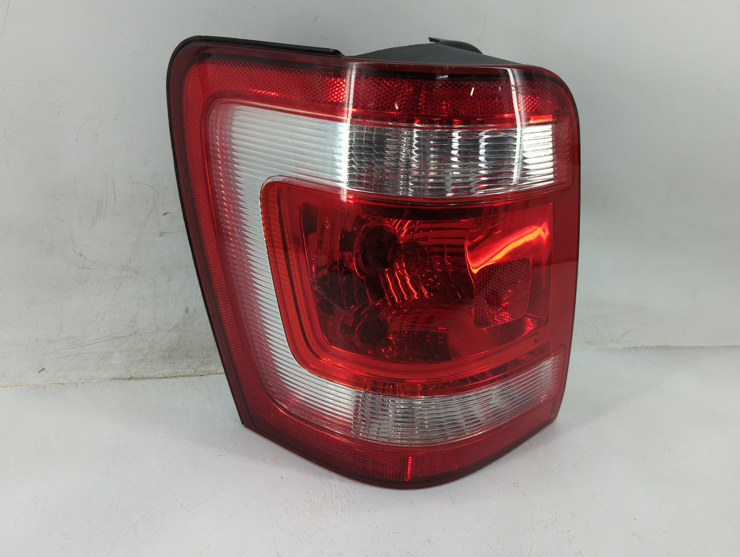2008-2012 Ford Escape Tail Light Assembly Driver Left OEM P/N:8L84-13B505-A Fits Fits 2008 2009 2010 2011 2012 OEM Used Auto