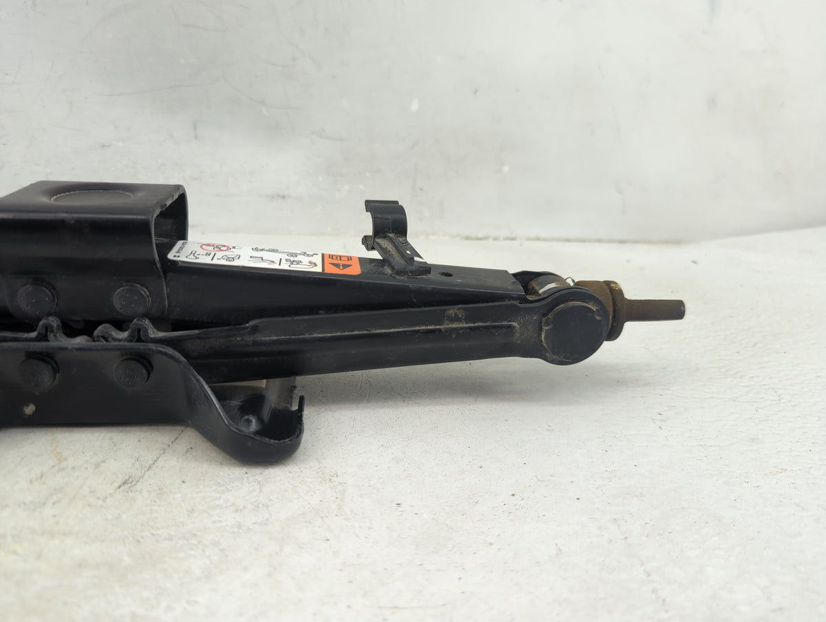 2008 Ford Escape Spare Scissor Car Jack 1390168 - Oemusedautoparts1.com