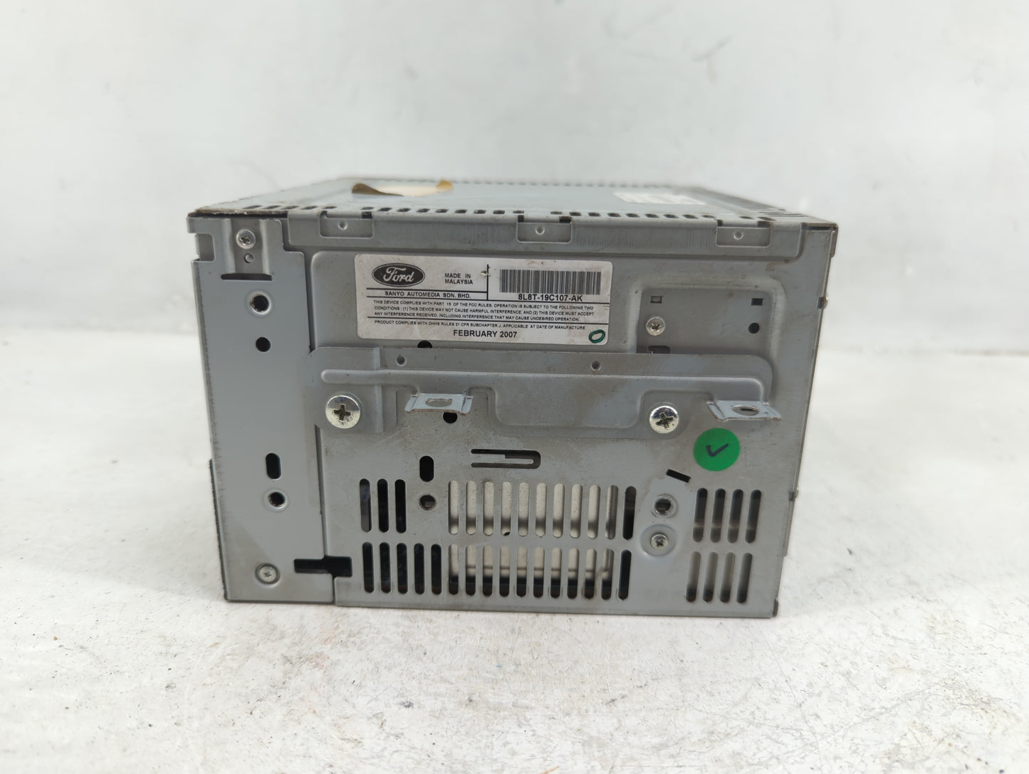 2008 Ford Escape Radio AM FM Cd Player Receiver Replacement P/N:8L8T18C869AM Fits Fits 2009 OEM Used Auto Parts - Oemusedaut