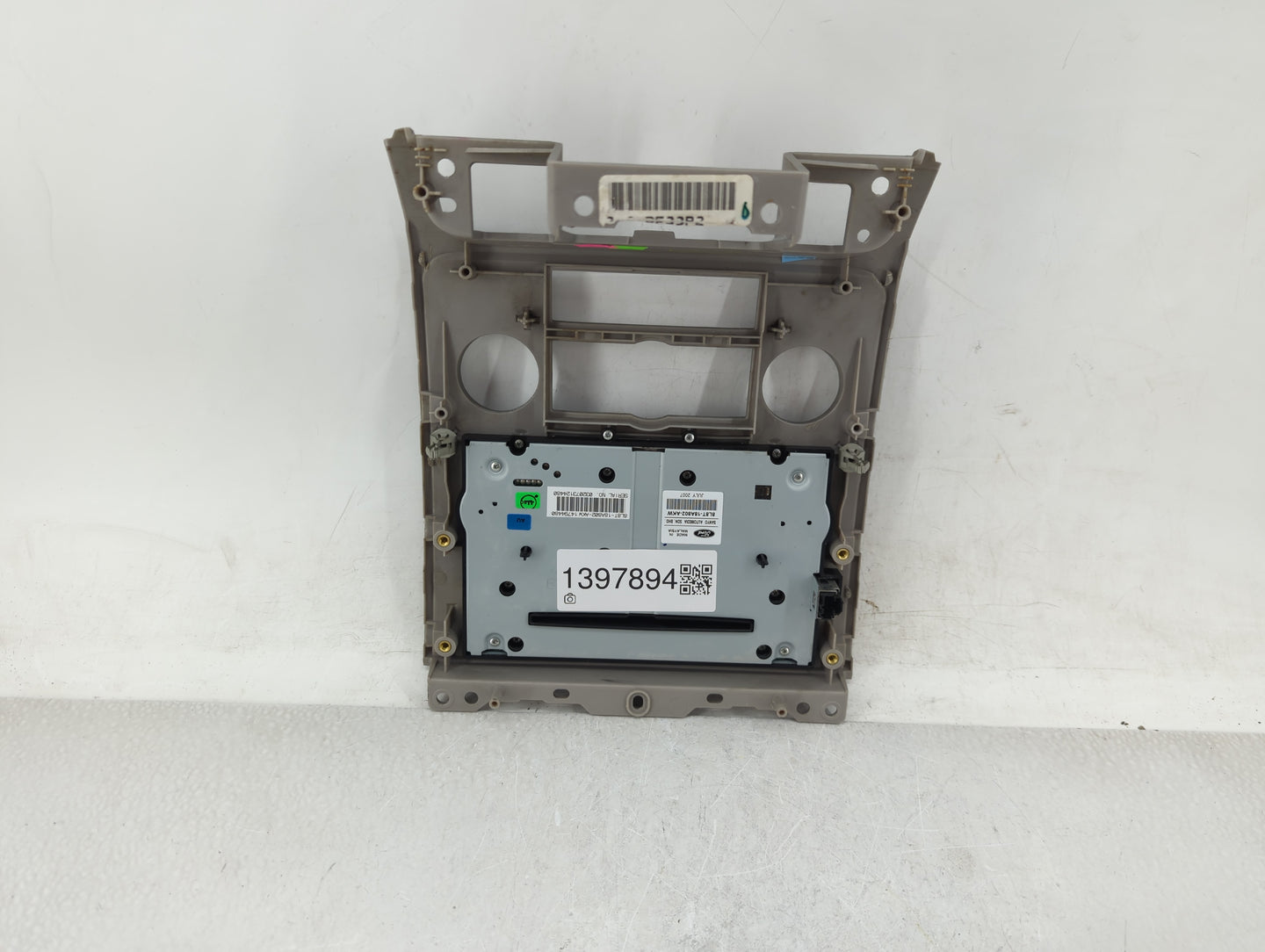 2008 Ford Escape Radio AM FM Cd Player Receiver Replacement P/N:8L8T-18A802-AKW 8L8T-18A803-AKW Fits OEM Used Auto Parts - O