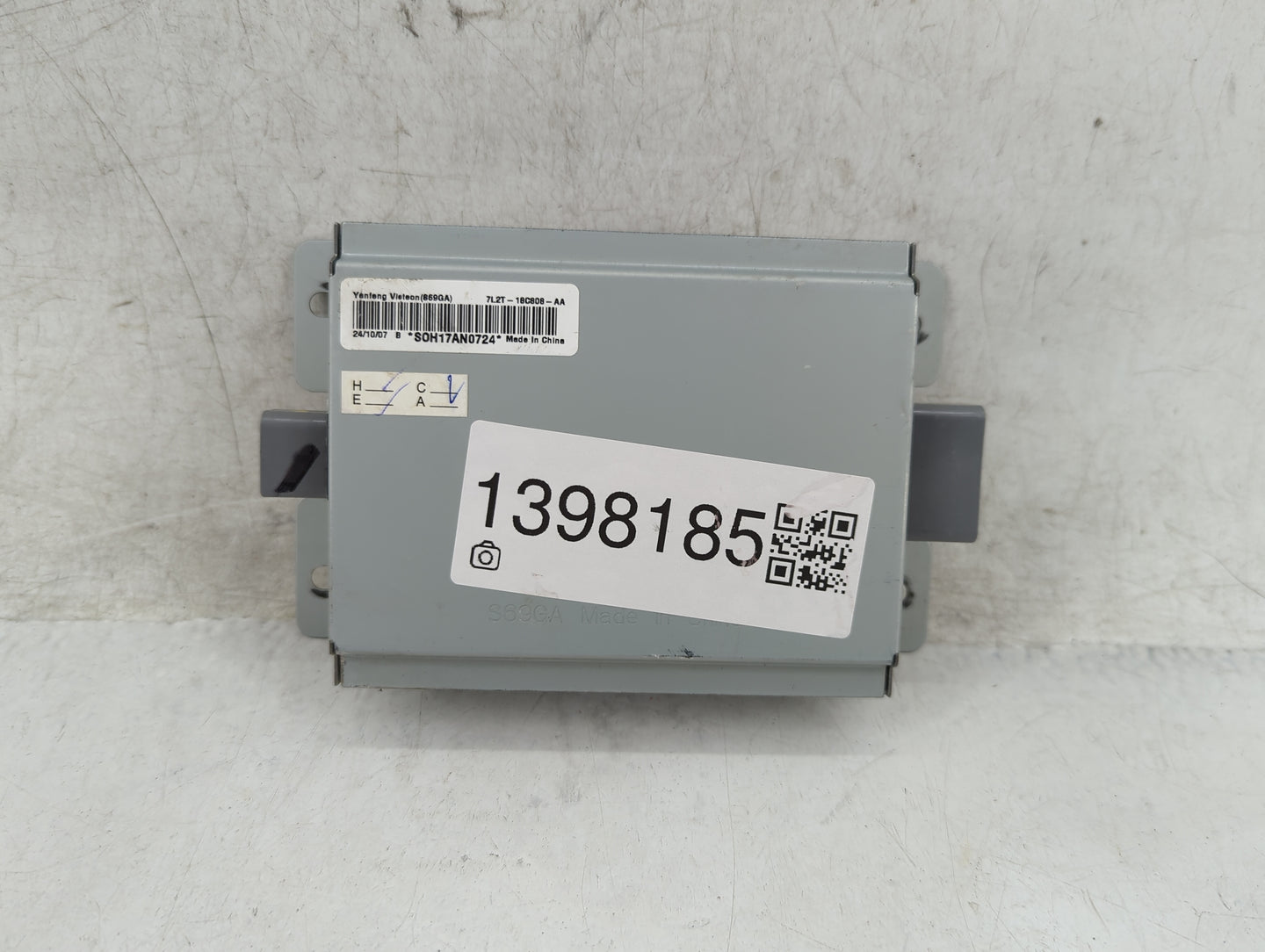 2008-2009 Ford Escape Radio AM FM Cd Player Receiver Replacement P/N:7L2T-18C808-AA Fits Fits 2005 2006 2007 2008 2009 OEM U