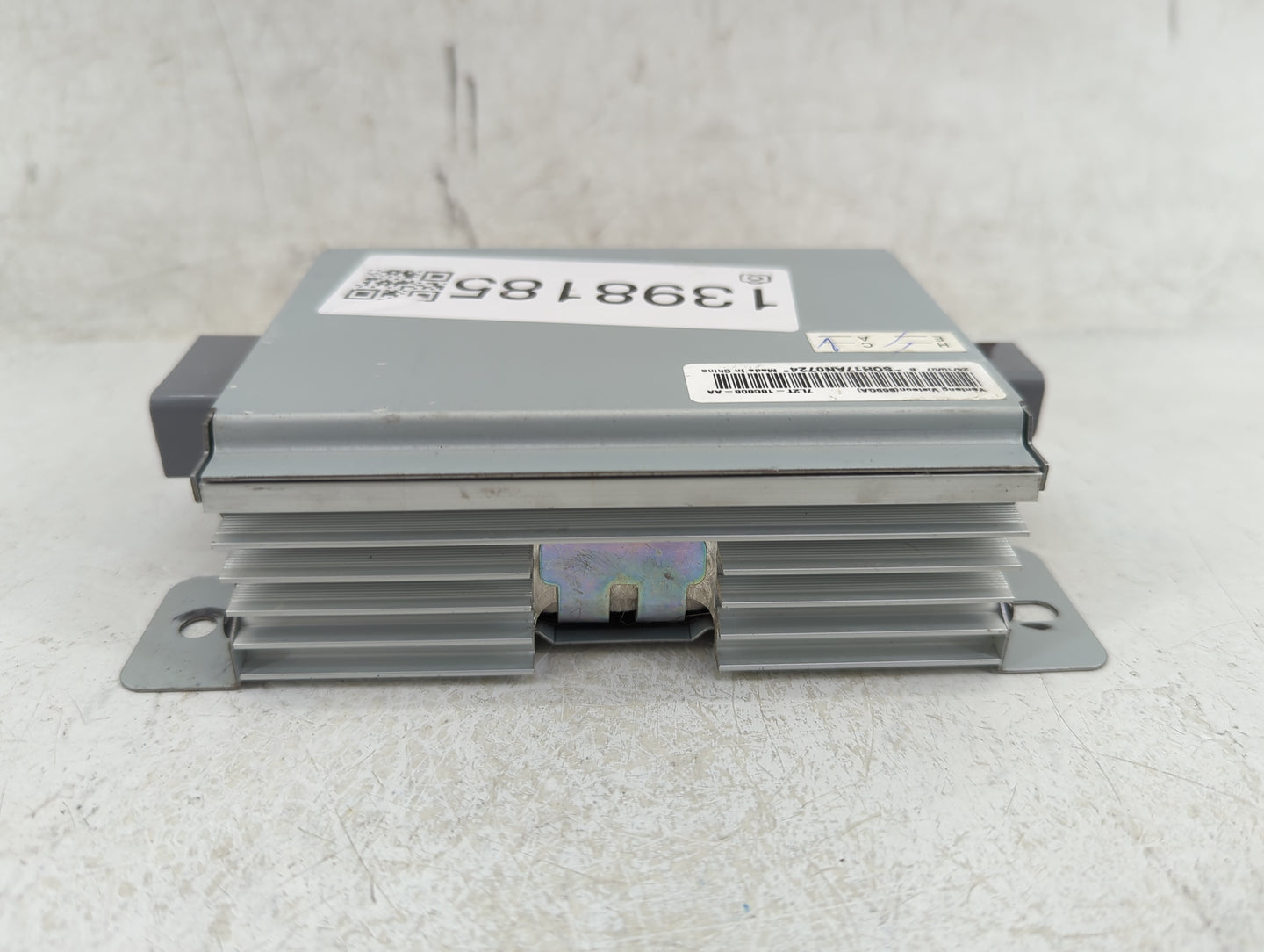 2008-2009 Ford Escape Radio AM FM Cd Player Receiver Replacement P/N:7L2T-18C808-AA Fits Fits 2005 2006 2007 2008 2009 OEM U