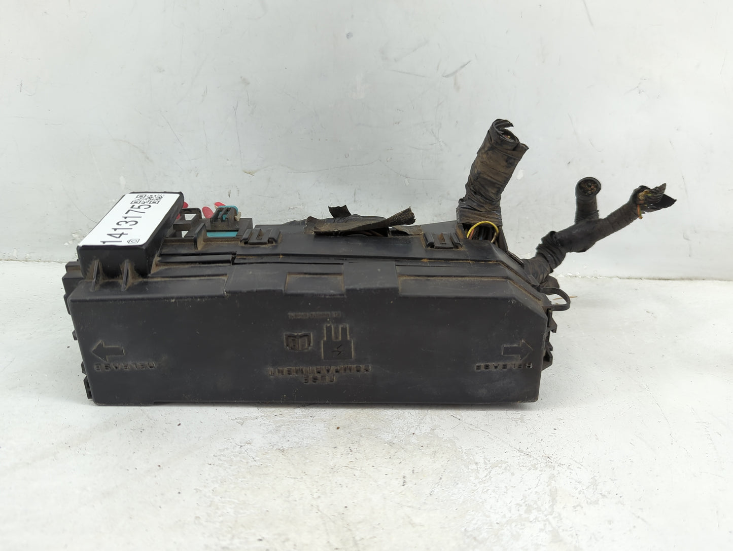 2008 Ford Escape Fusebox Fuse Box Panel Relay Module Fits OEM Used Auto Parts - Oemusedautoparts1.com