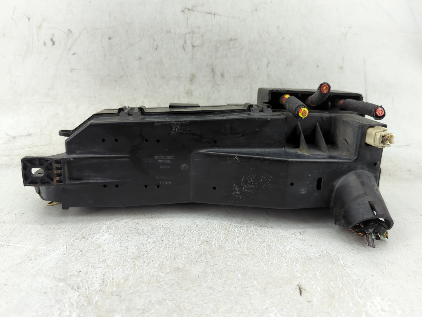 2008 Ford Escape Fusebox Fuse Box Panel Relay Module P/N:8L8T-14A003-BB Fits OEM Used Auto Parts - Oemusedautoparts1.com