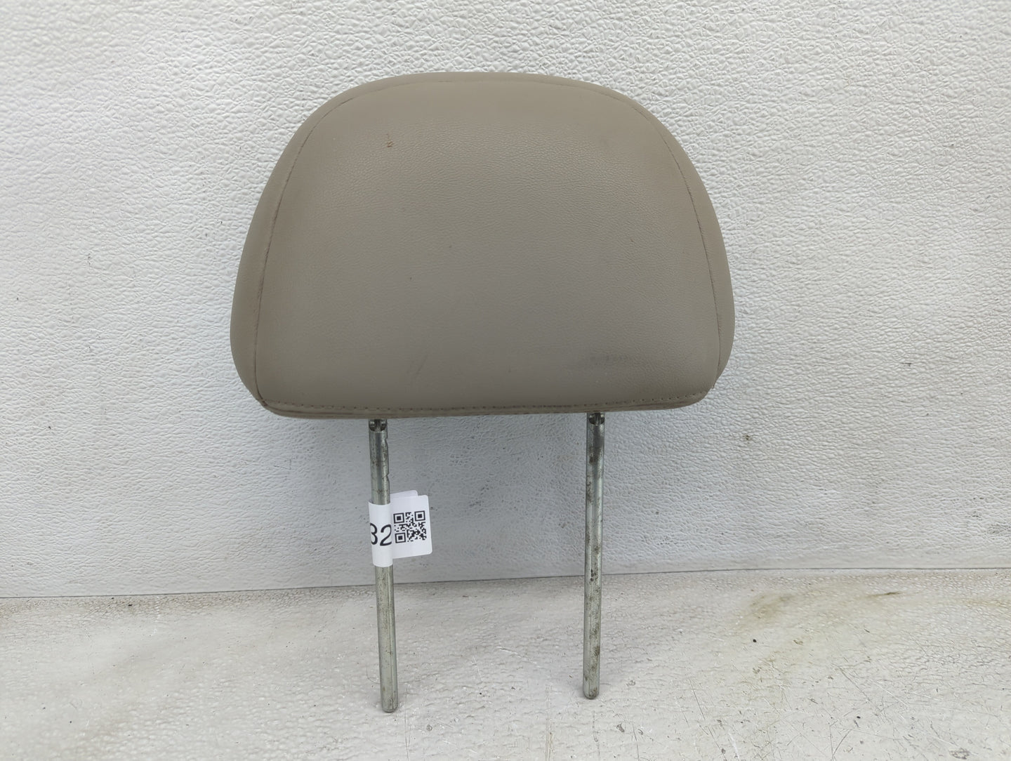 2008 Ford Escape Headrest Head Rest Front Driver Passenger Seat Fits OEM Used Auto Parts - Oemusedautoparts1.com
