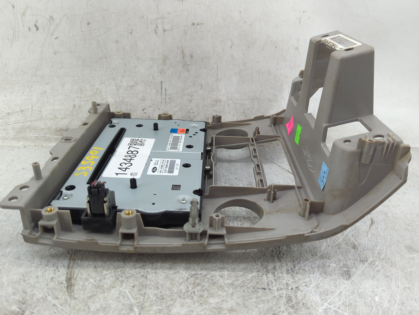 2008 Ford Escape Radio AM FM Cd Player Receiver Replacement P/N:8L8T-18A802-A BL8T-18A802-AKW Fits OEM Used Auto Parts - Oem