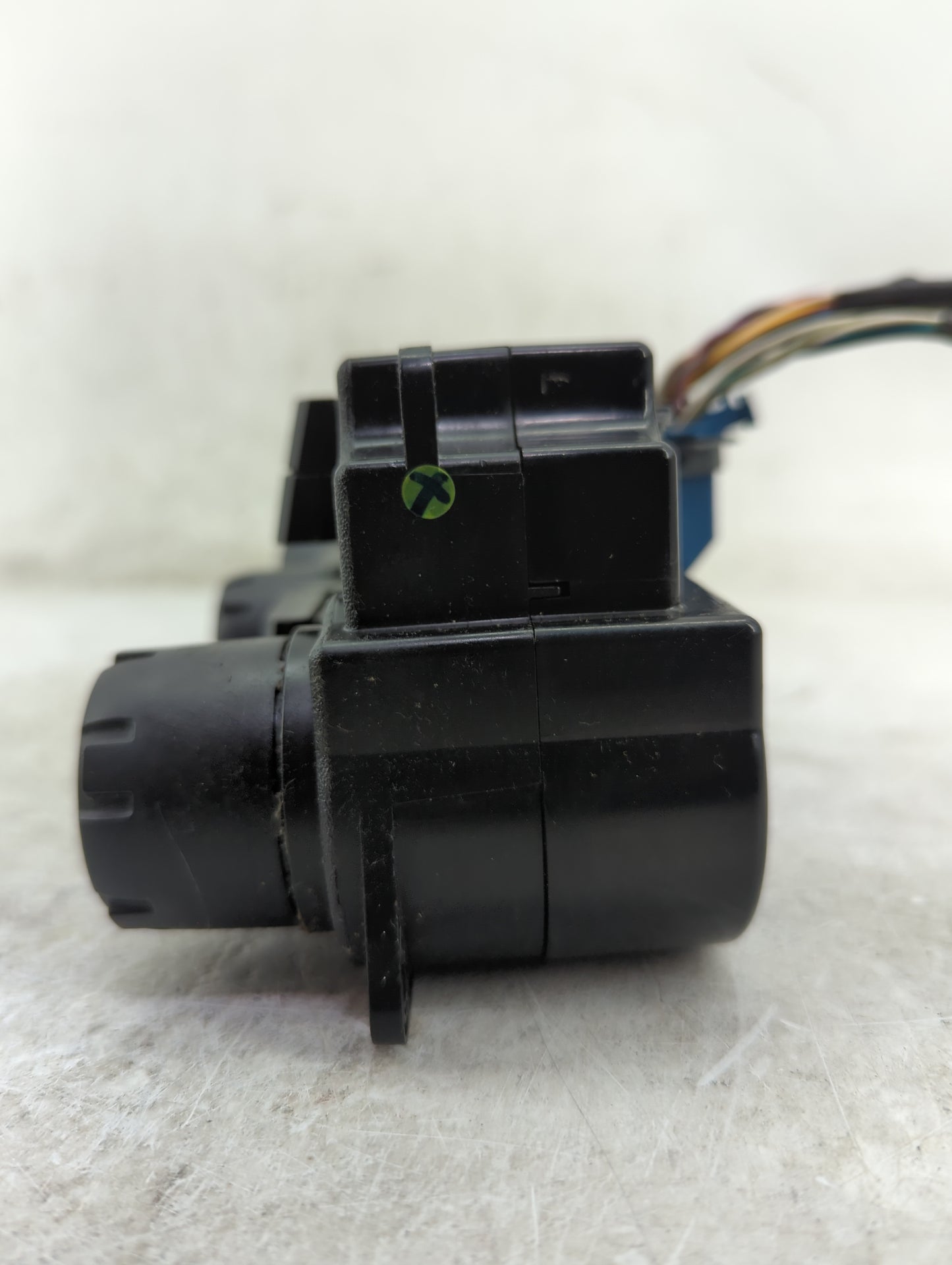 2008 Ford Escape Climate Control Module Temperature AC/Heater Replacement P/N:8L84-18C612-BL Fits OEM Used Auto Parts - Oemu