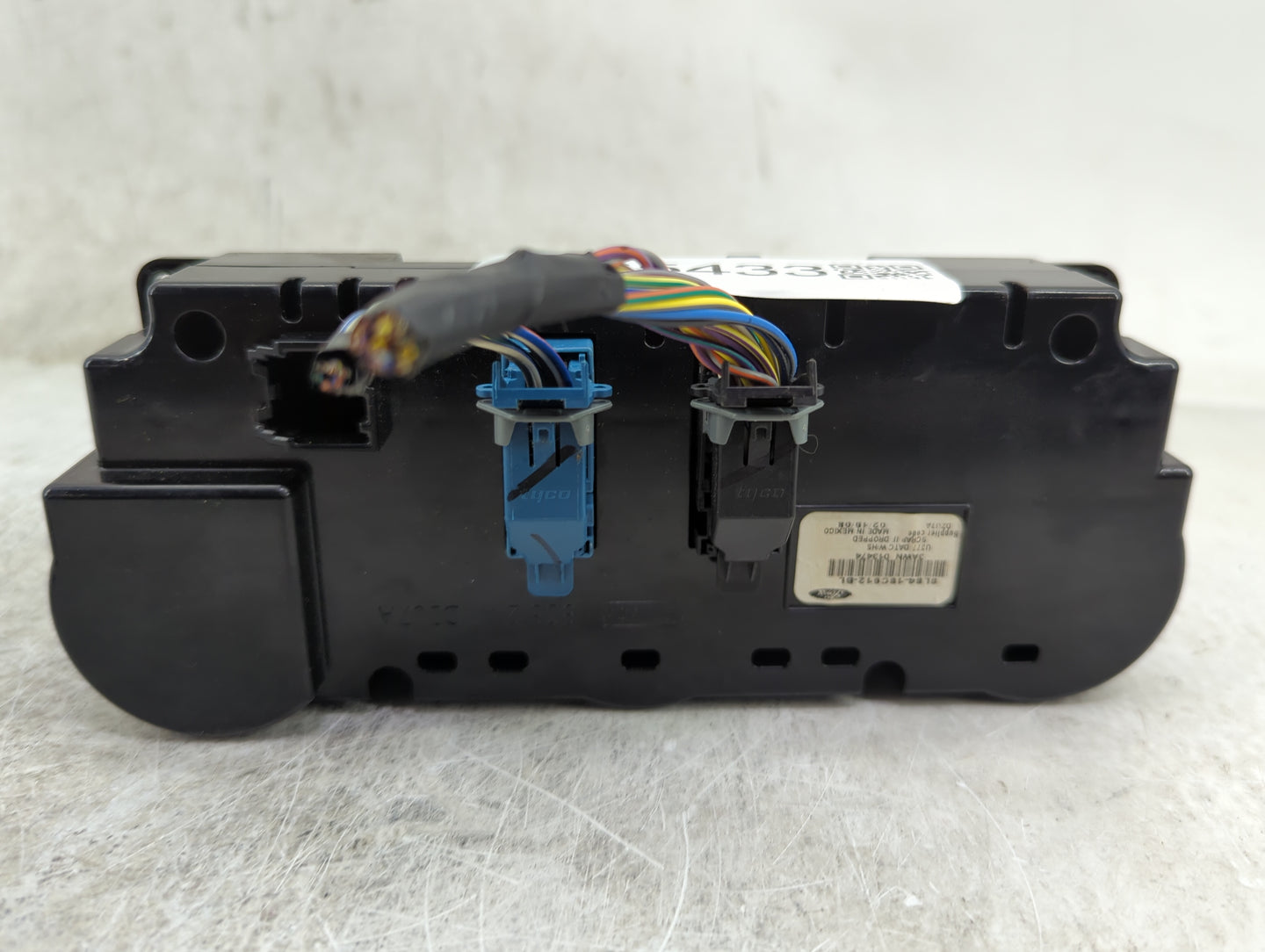 2008 Ford Escape Climate Control Module Temperature AC/Heater Replacement P/N:8L84-18C612-BL Fits OEM Used Auto Parts - Oemu