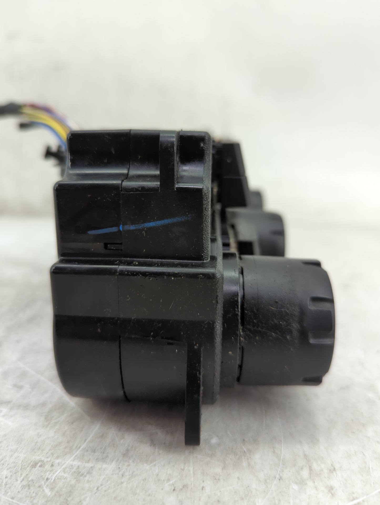 2008 Ford Escape Climate Control Module Temperature AC/Heater Replacement P/N:8L84-18C612-BL Fits OEM Used Auto Parts - Oemu