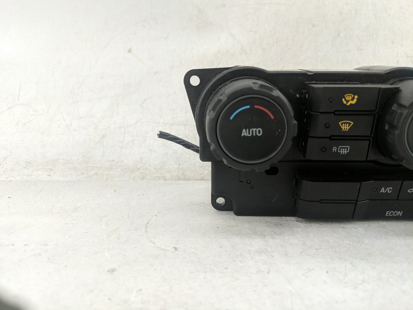 2008 Ford Escape Climate Control Module Temperature AC/Heater Replacement P/N:8M64-18C612-AH Fits OEM Used Auto Parts - Oemu