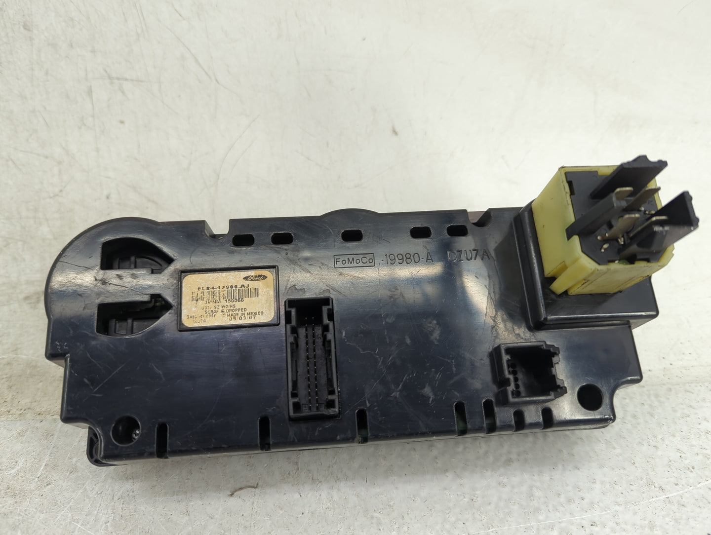 2008 Ford Escape Climate Control Module Temperature AC/Heater Replacement P/N:8L8H-19980-AJ 8L8H-19980-A Fits OEM Used Auto 