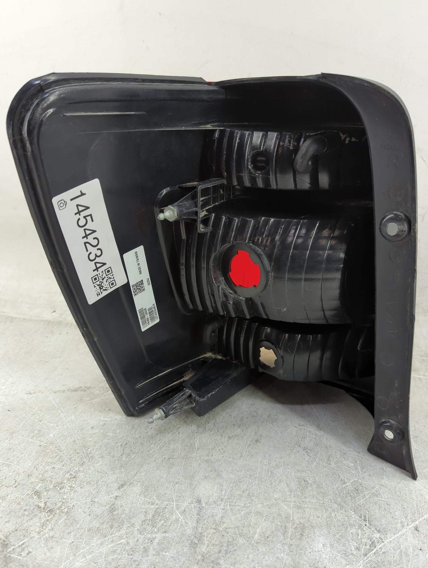 2008-2012 Ford Escape Tail Light Assembly Passenger Right OEM P/N:FR499-U000R Fits Fits 2008 2009 2010 2011 2012 OEM Used Au