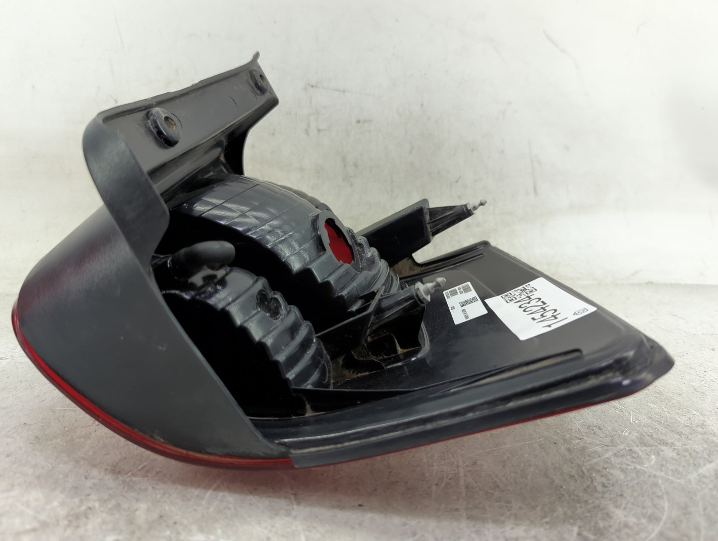 2008-2012 Ford Escape Tail Light Assembly Passenger Right OEM P/N:FR499-U000R Fits Fits 2008 2009 2010 2011 2012 OEM Used Au