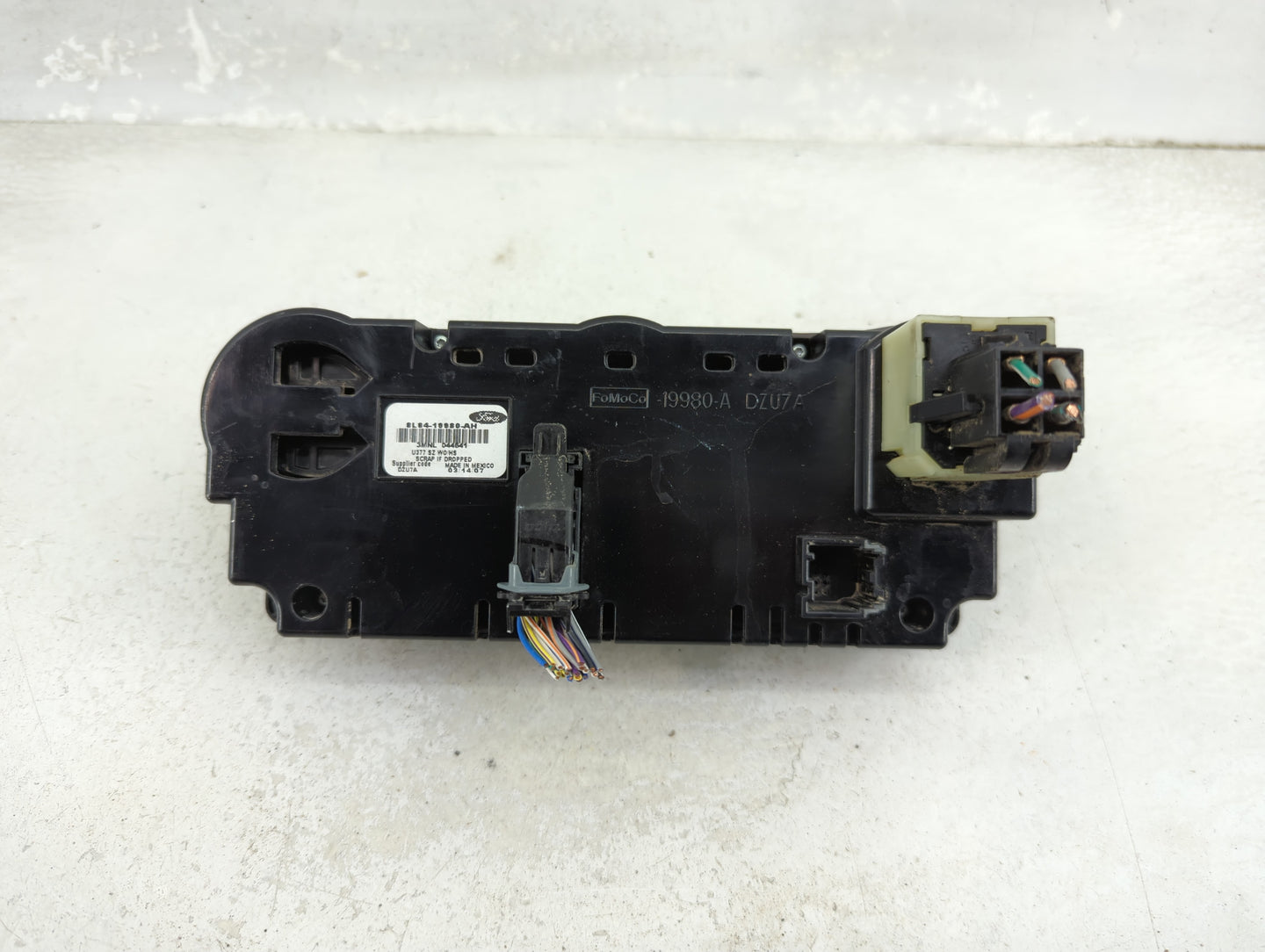 2008 Ford Escape Climate Control Module Temperature AC/Heater Replacement P/N:8L84-19980-AH Fits OEM Used Auto Parts - Oemus