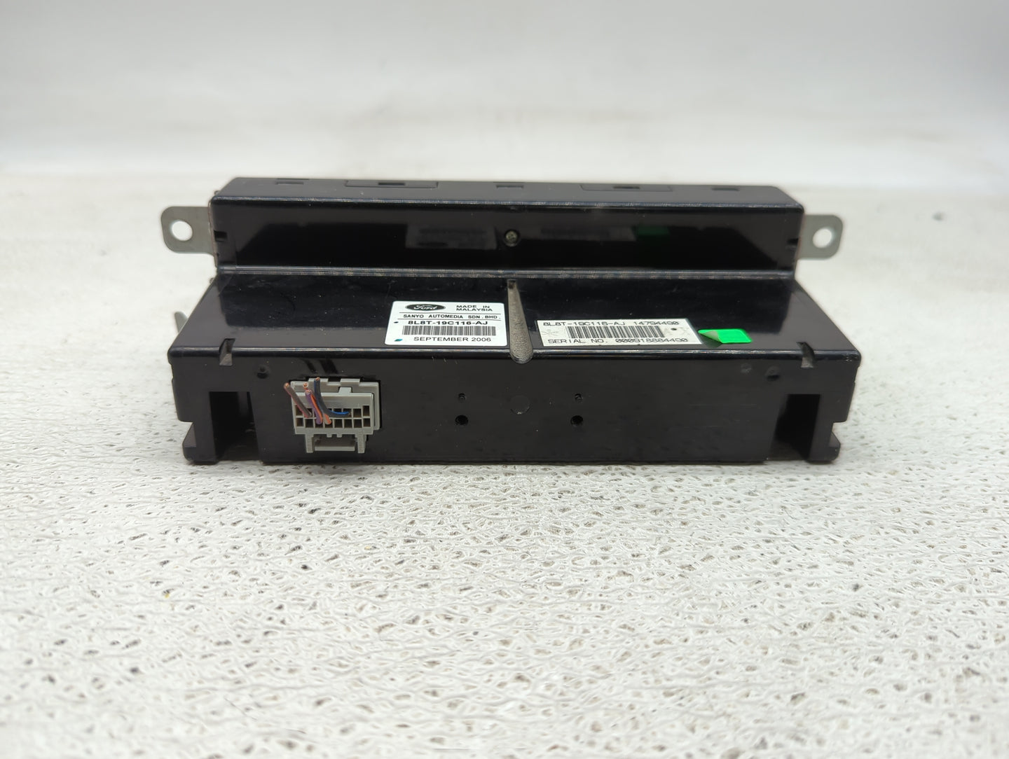 2008 Ford Escape Radio AM FM Cd Player Receiver Replacement P/N:8L8T-19C116-AJ Fits OEM Used Auto Parts - Oemusedautoparts1.