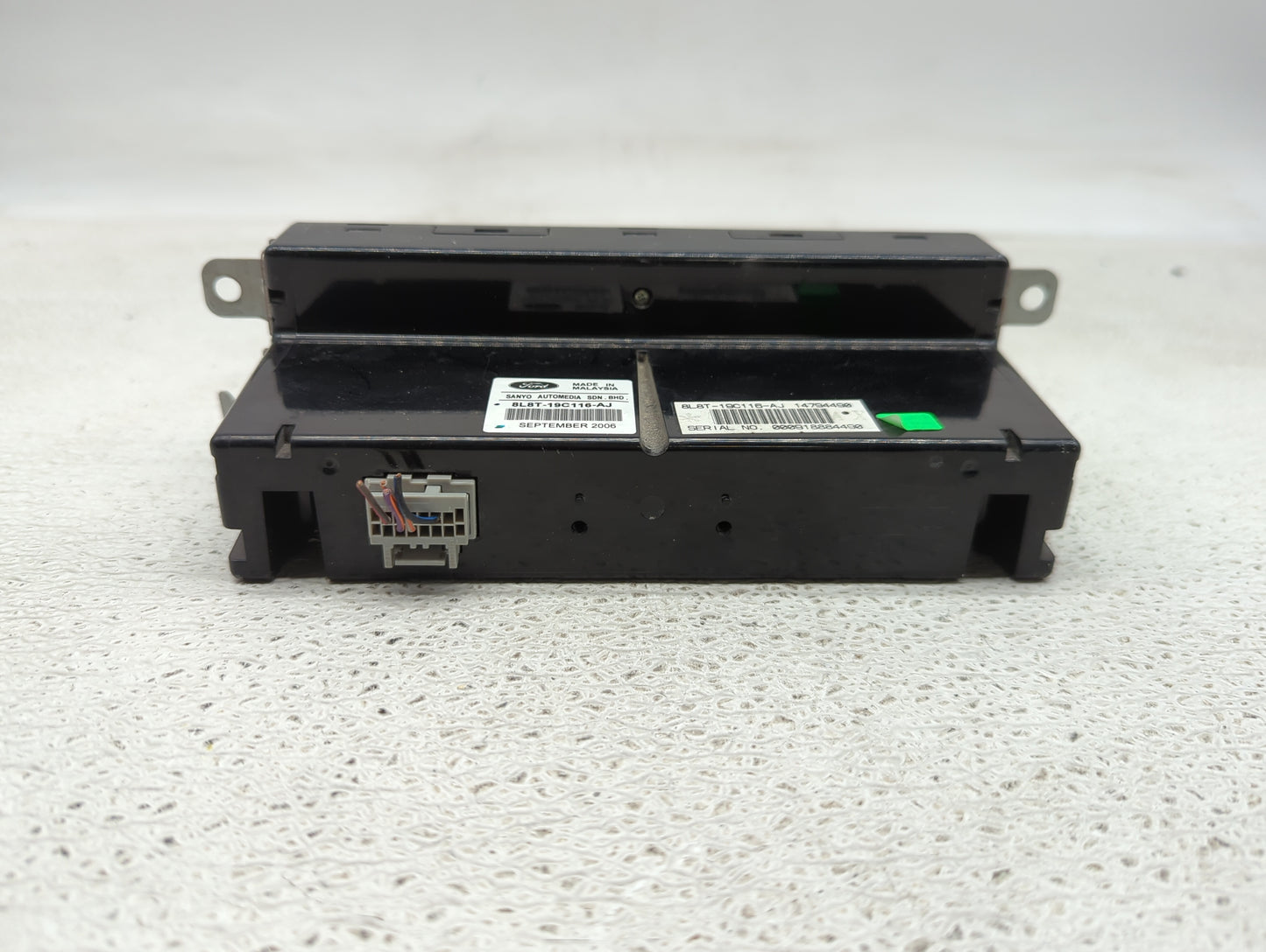 2008 Ford Escape Radio AM FM Cd Player Receiver Replacement P/N:8L8T-19C116-AJ Fits OEM Used Auto Parts - Oemusedautoparts1.