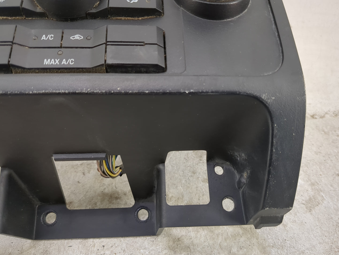 2008-2008 Ford Escape Radio Control Panel - Oemusedautoparts1.com