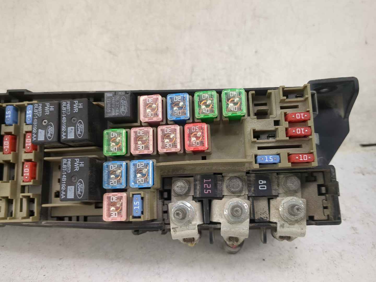 2008 Ford Escape Fusebox Fuse Box Panel Relay Module P/N:8L8T-14A003-AE 8L8T-14B192-AA, 8L8T-14B192-BA Fits OEM Used Auto Pa