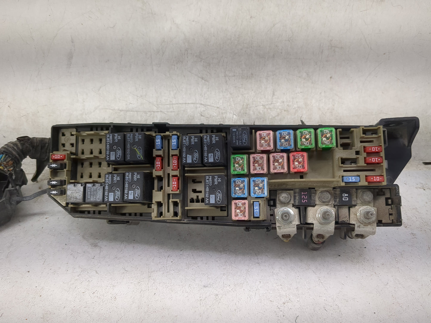 2008 Ford Escape Fusebox Fuse Box Panel Relay Module P/N:8L8T-14A003-AE 8L8T-14B192-AA, 8L8T-14B192-BA Fits OEM Used Auto Pa