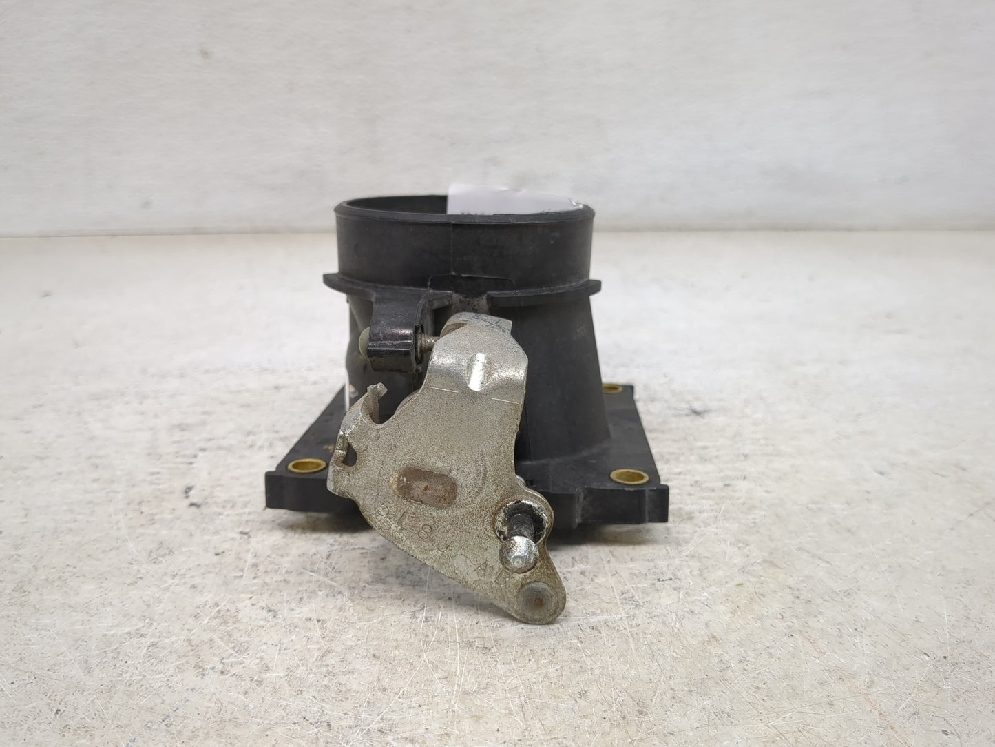 2005-2008 Ford Escape Throttle Body P/N:5L8G-AE Fits Fits 2005 2006 2007 2008 OEM Used Auto Parts - Oemusedautoparts1.com