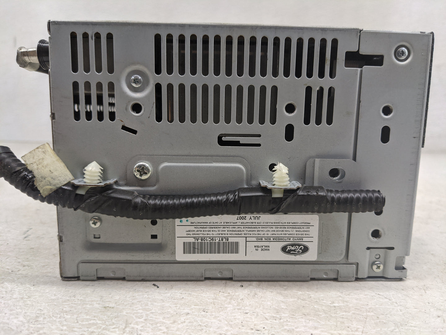 2008 Ford Escape Radio AM FM Cd Player Receiver Replacement P/N:8L8T-19C108-AL Fits OEM Used Auto Parts - Oemusedautoparts1.
