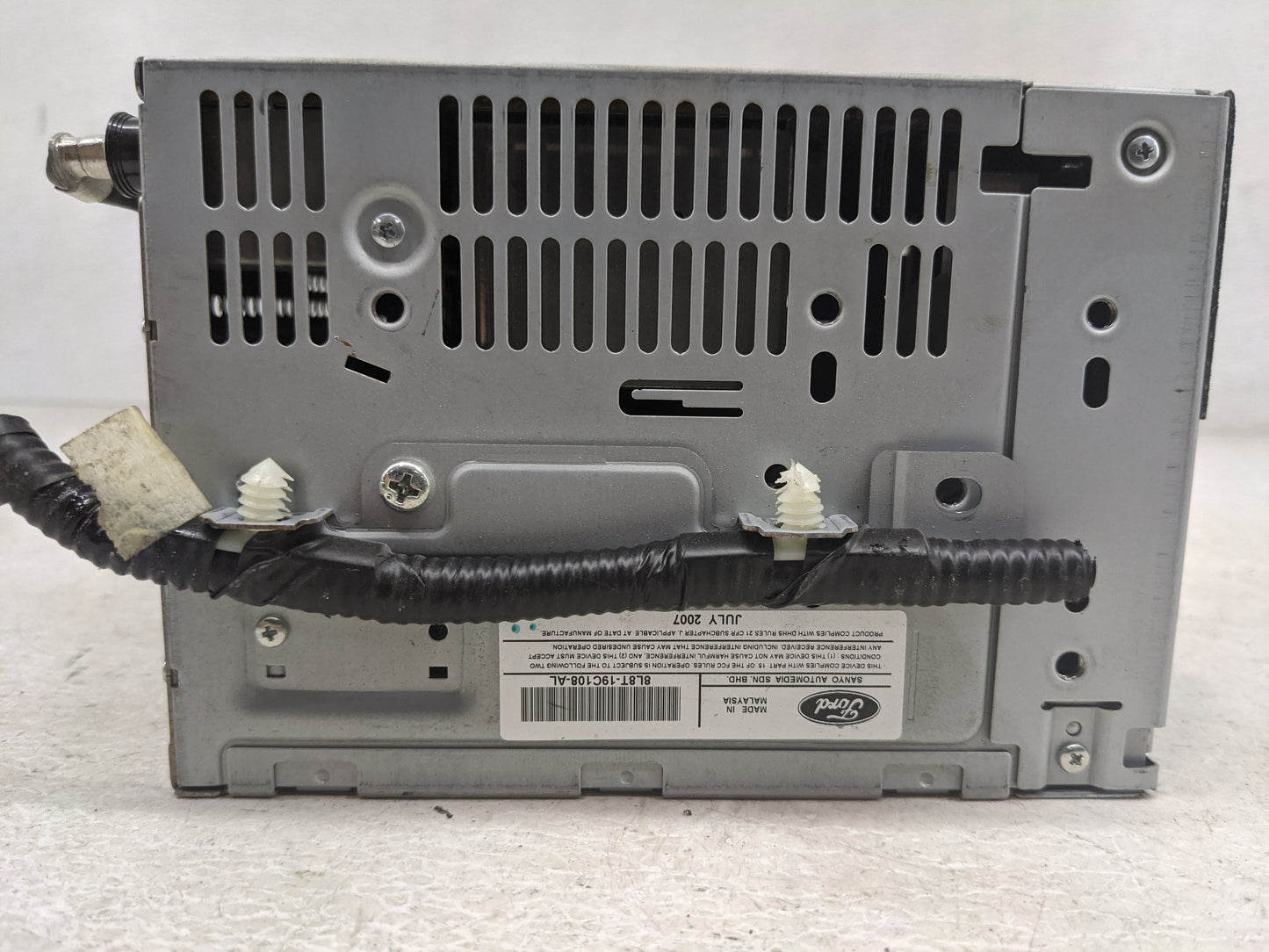 2008 Ford Escape Radio AM FM Cd Player Receiver Replacement P/N:8L8T-19C108-AL Fits OEM Used Auto Parts - Oemusedautoparts1.