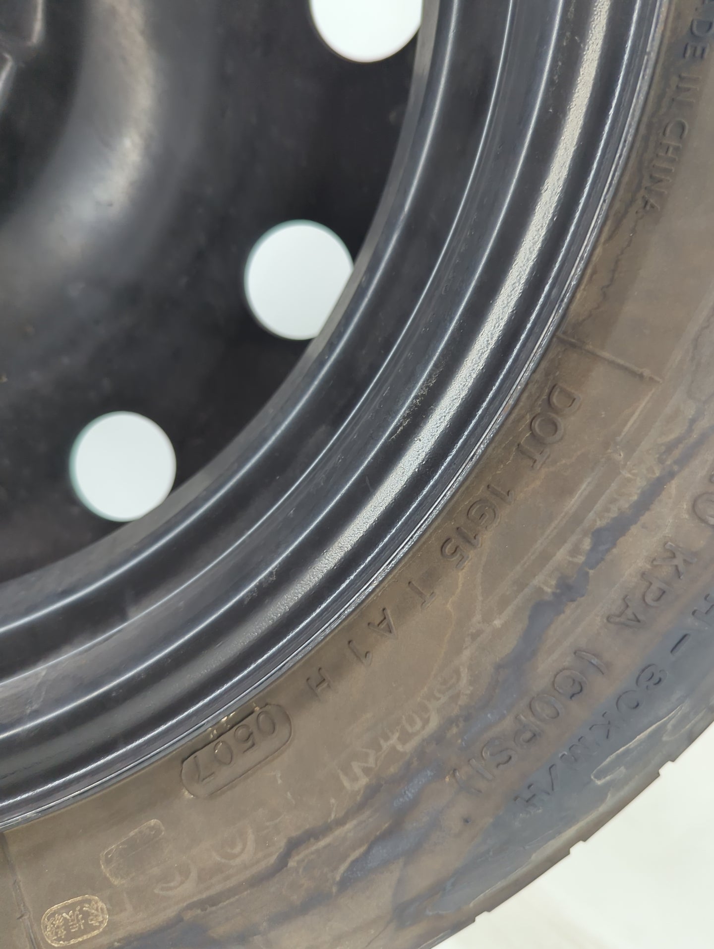 2008 Ford Escape Spare Donut Tire Wheel Rim Oem 1486998 - Oemusedautoparts1.com
