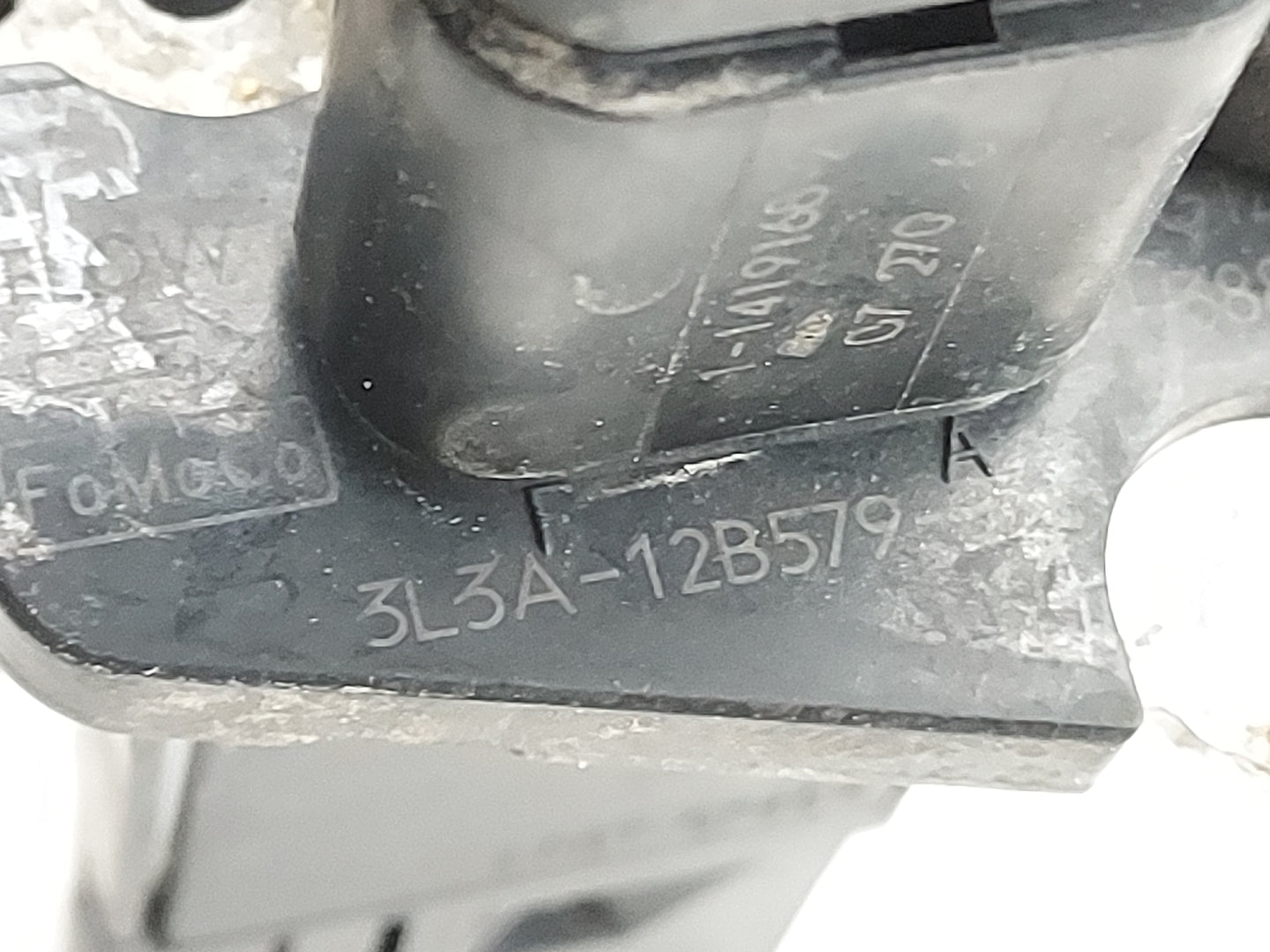 2001-2007 Ford Escape Mass Air Flow Meter Maf 1487393 - Oemusedautoparts1.com